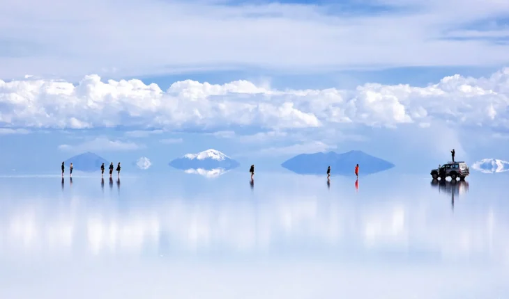 Visit Salar de Uyuni: The Ultimate Guide to Bolivia’s Mirror Wonderland
